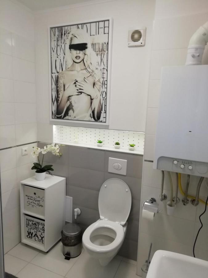 エゲルSalvus Apartmanアパートメント エクステリア 写真